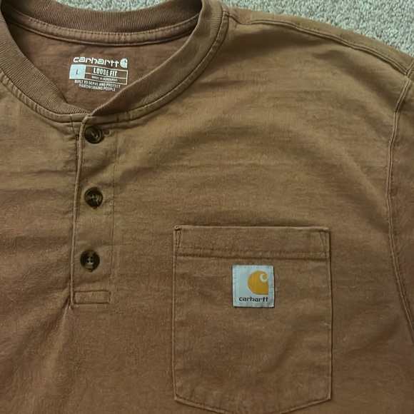 Carhartt loose fit work shirt. - Picture 3 of 3